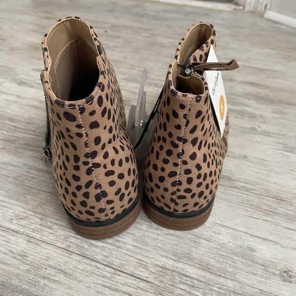 Leopard Booties Cat & Jack - Picture 2 of 5